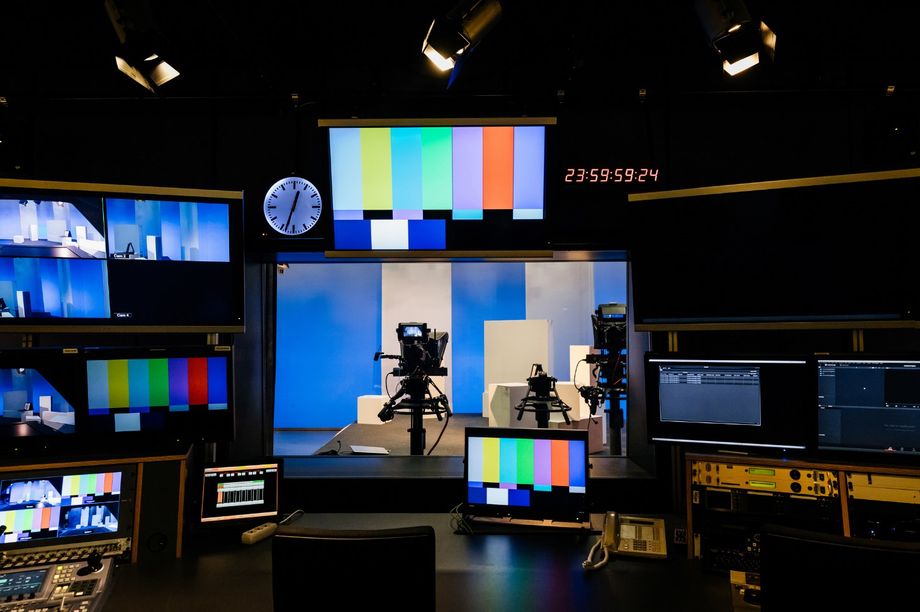 Corporate social network for a national TV channel
